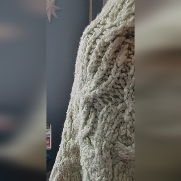 Free People Merry Go Round Cable Knit Sweater Women's XS Mint Oversized Cropped - Picture 8 of 13
